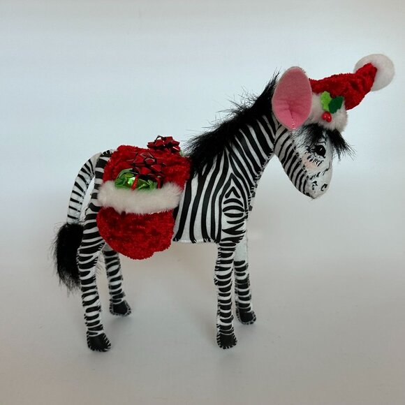 Annalee 2012 Posable 7" Holiday Zebra Carrying Presents with Christmas Hat Gifts - Picture 10 of 10